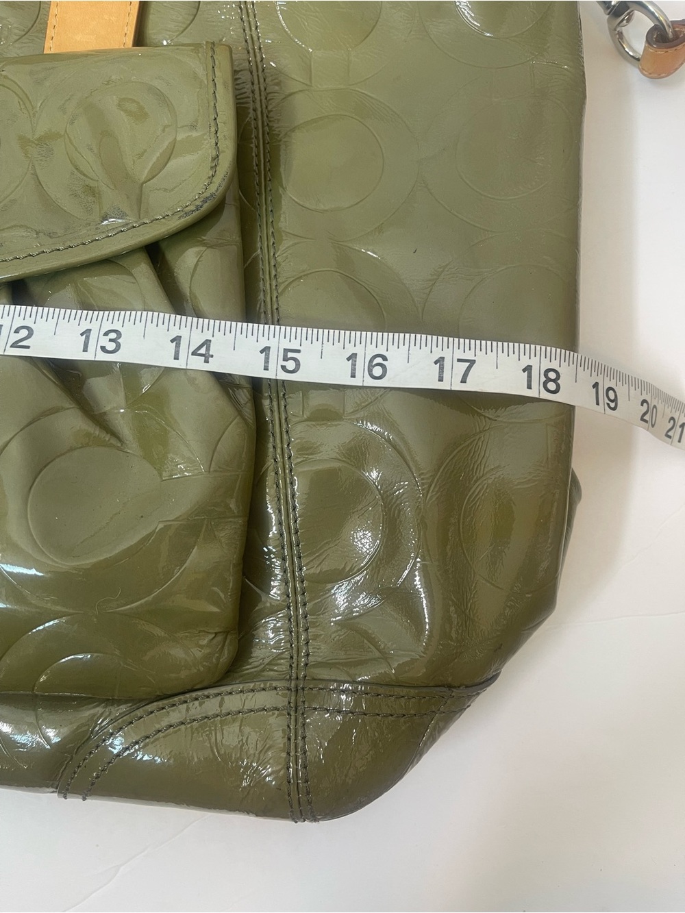 Coach 13179 patent olive green leather tote bag. - Picture 10 of 12